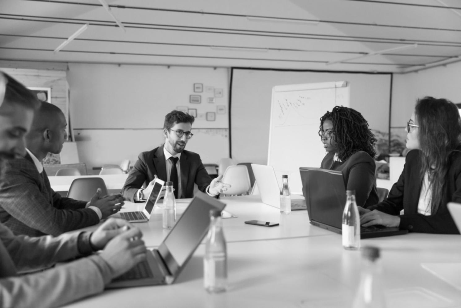 Analyse financière professionnelle avec graphiques et données boursières