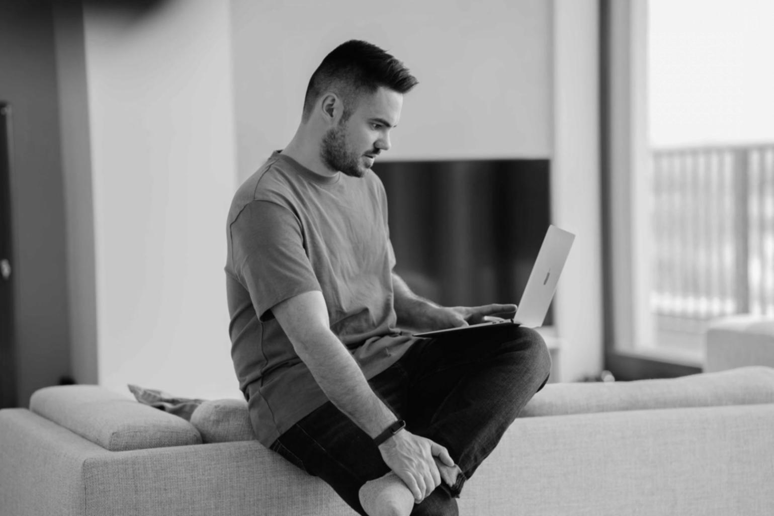 Travail d'analyse approfondie sur les marchés financiers